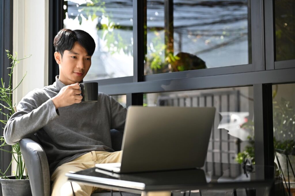 Przybycie do nowego kraju wiąże się z wieloma wyzwaniami, a jednym z kluczowych aspektów jest zapewnienie sobie odpowiedniej opieki zdrowotnej